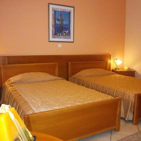 Iria Beach Ngoại thất bức ảnh