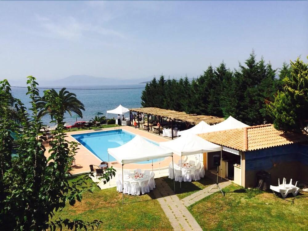 Iria Beach Ngoại thất bức ảnh