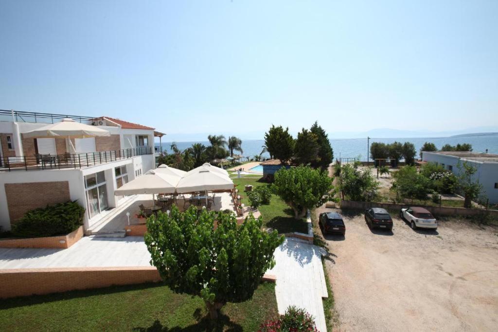 Iria Beach Ngoại thất bức ảnh