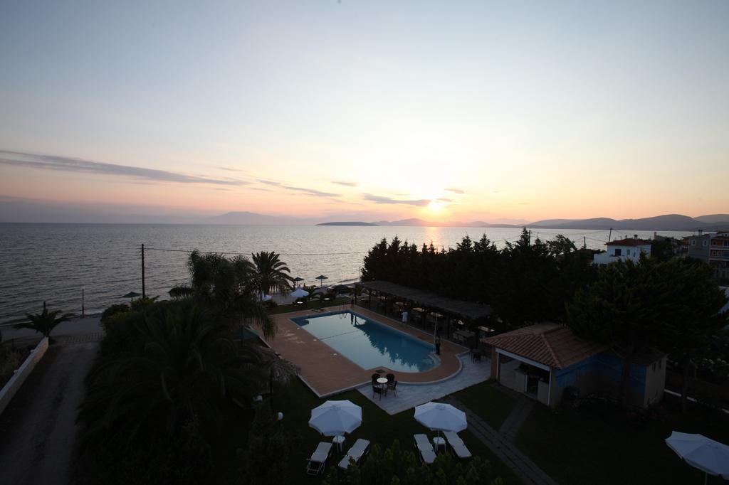 Iria Beach Ngoại thất bức ảnh