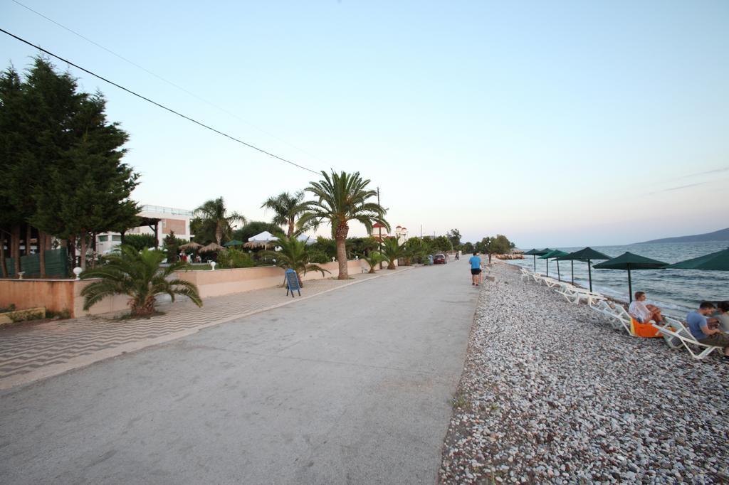 Iria Beach Ngoại thất bức ảnh
