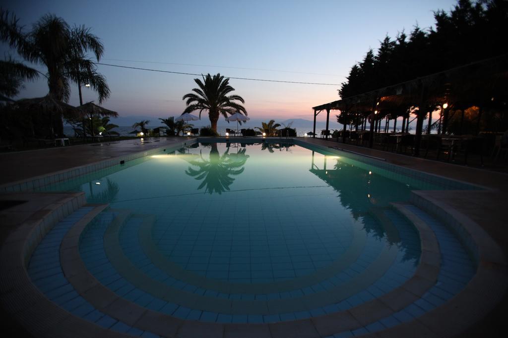 Iria Beach Ngoại thất bức ảnh