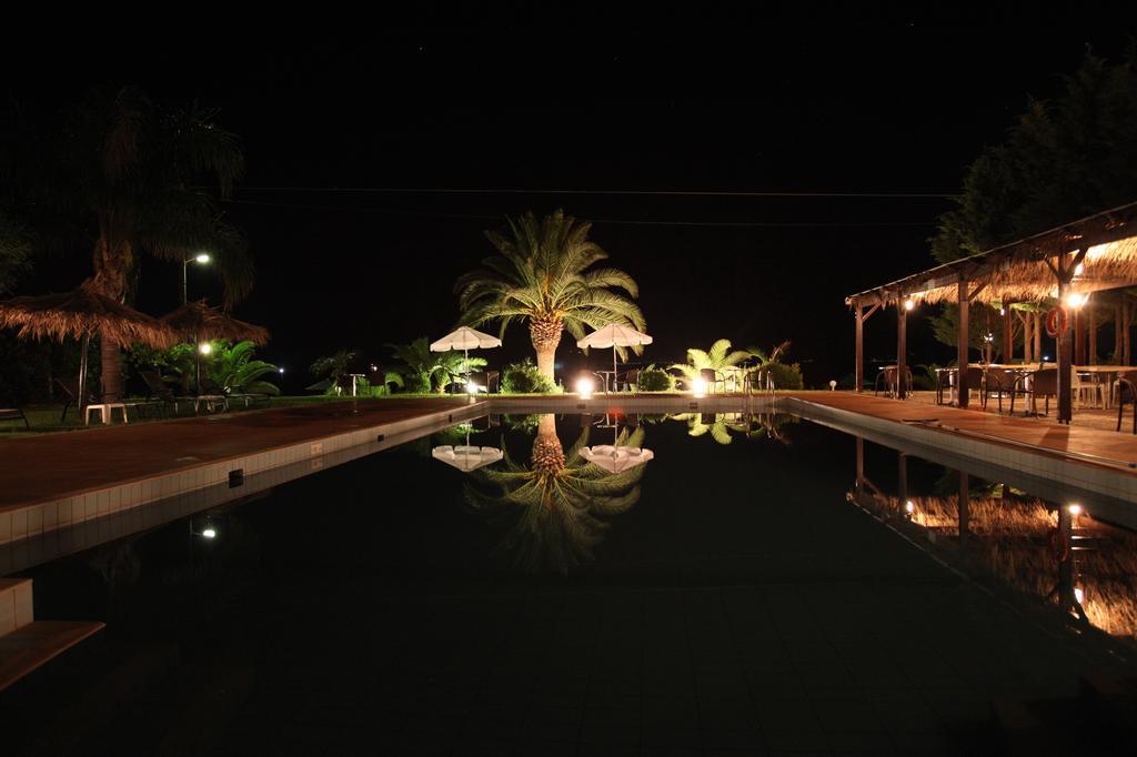 Iria Beach Ngoại thất bức ảnh