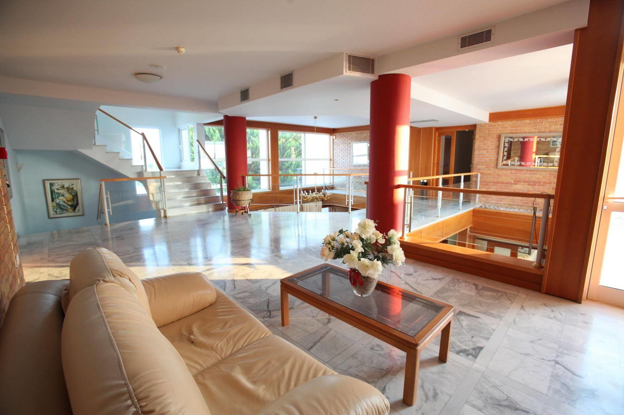 Iria Beach Ngoại thất bức ảnh
